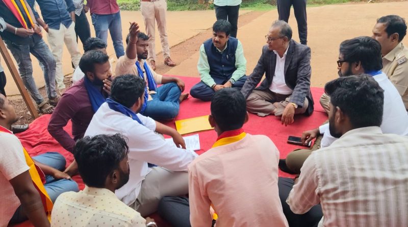 ಉಪವಾಸ ಸತ್ಯಾಗ್ರಹ ಎರಡನೇ ದಿನಕ್ಕೆ; ವಿದ್ಯಾರ್ಥಿಗಳ ಬೇಡಿಕೆ ಈಡೇರಿಕೆಗೆ ಆಗ್ರಹ